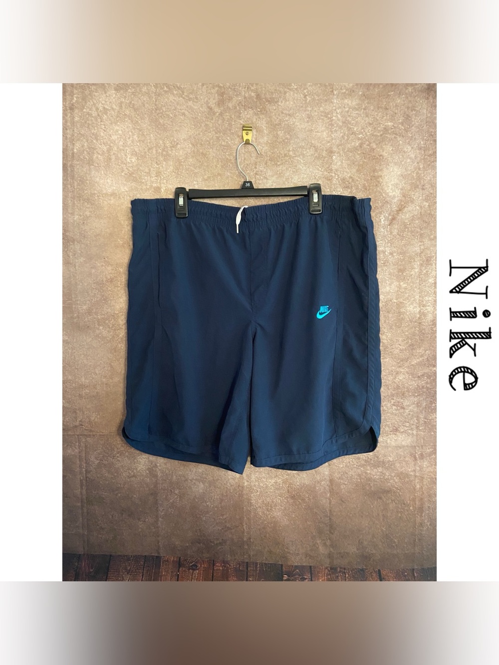 Nike-men’s navy blue adjustable elastic waist shorts-size large-EUC
